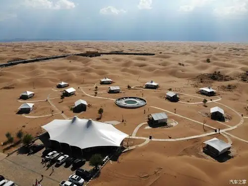 自驾腾格里沙漠,探秘沙海古潼京