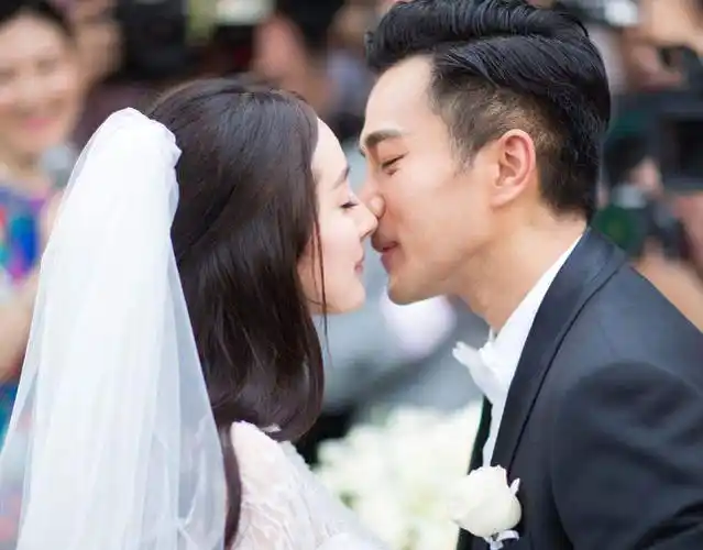 杨幂感情传来新情况这次直接被曝结婚男方帅过魏大勋