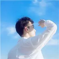 帅气个性白衬衫男生头像