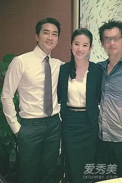 宋承宪回应和刘亦菲没分手 网友失望大呼不般配