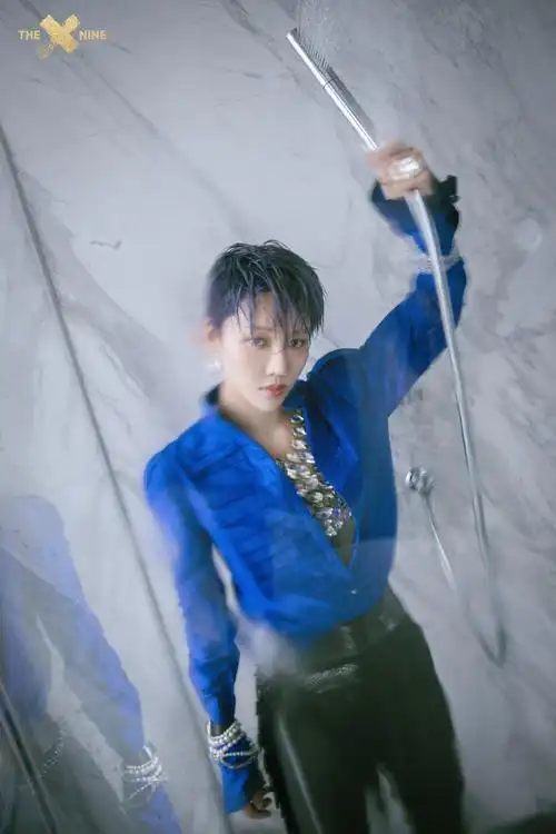 刘雨昕浴室大片 性感撩人,眼神杀 !疯狂心动 !