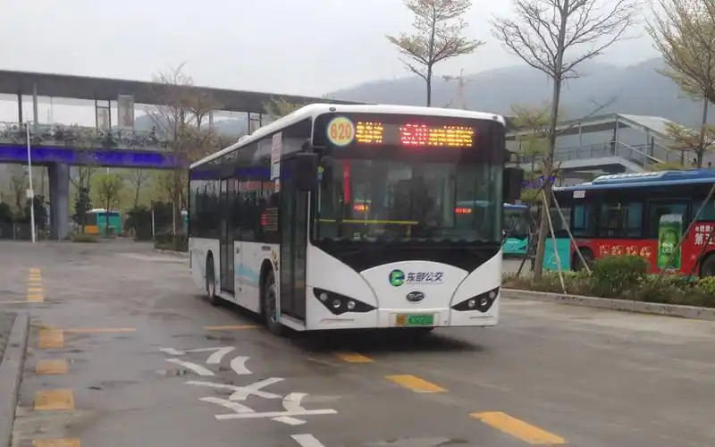 观澜到民乐的s形干线-深圳公交620→民乐地铁站全程前方展望