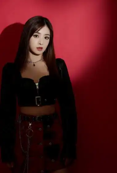 张含韵魅力小蛮腰火辣性感图片写真88