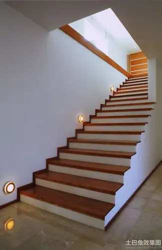 简单楼梯设计效果图
