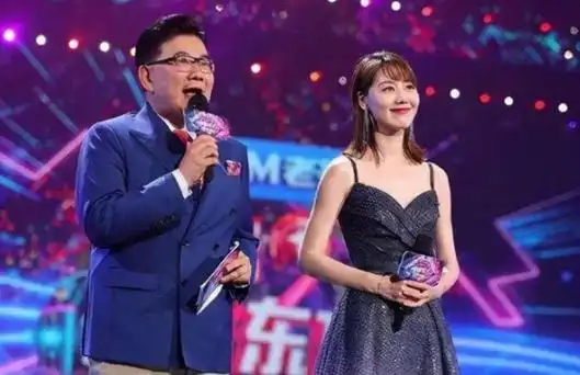 回顾央视主持王冠与曹可凡传绯闻被父母催婚如今她结婚了吗