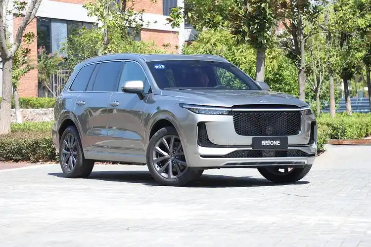 理想one增程版做个合格奶爸时而疯狂时而精细