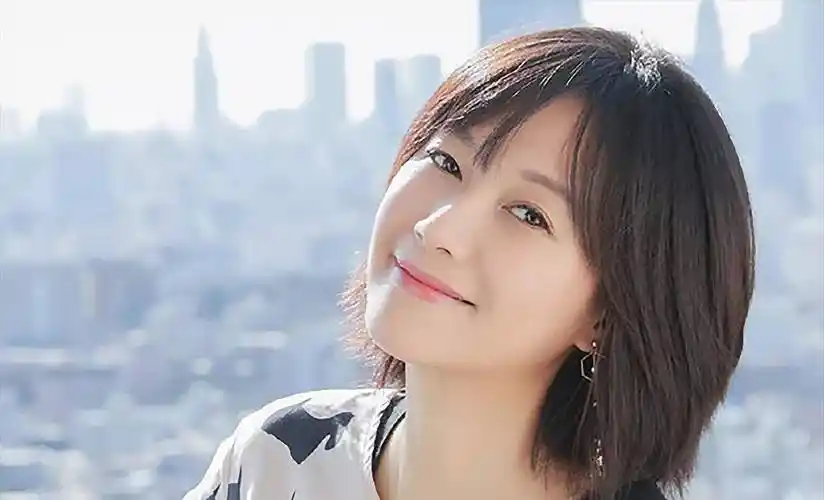 47岁不婚不育,曾经有众多男友的徐静蕾,为何如此选择?_王朔_父母_为人