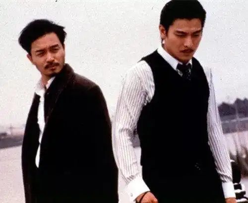 张国荣和刘德华主演的《新上海滩》是无法超越的经典