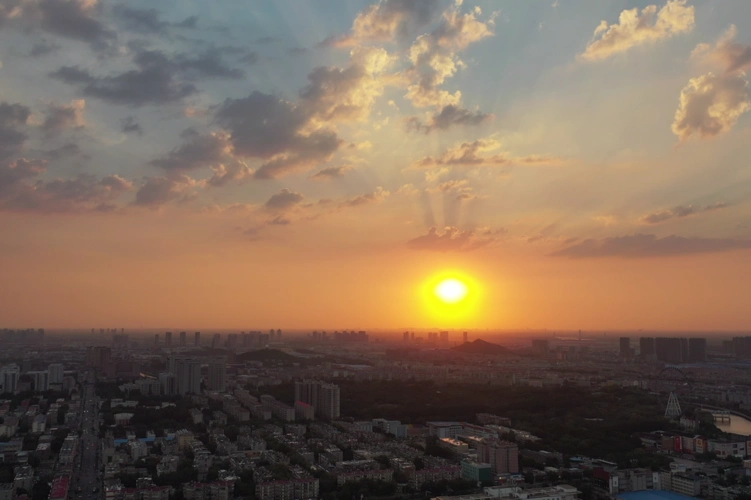 2019年6月最后一天航拍济南傍晚的夕阳美景
