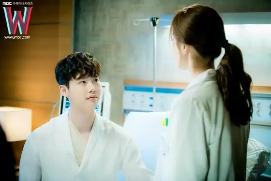 w两个世界# #李钟硕# #韩孝周# 官网更新第二集高清剧照