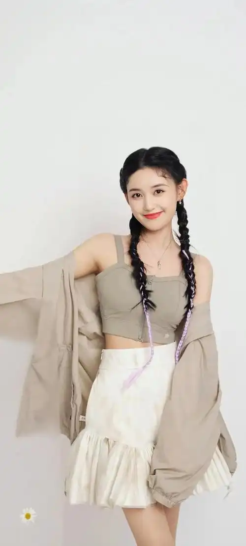 30位00后女星美图|柴蔚|白冰|蒋依依|欧阳娜娜_网易订阅