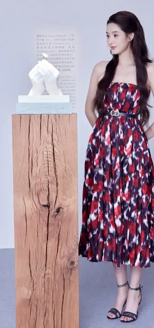 【王玉雯】90:银色水钻一字带高跟凉鞋