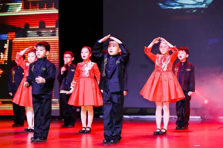 北京口才学大师学费_少儿口才训练价格_北京两个黄鹂教育-培训帮