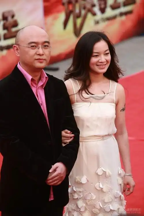 图文:《功夫之王》首映 主持人孟非与阿雅