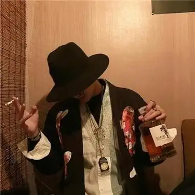 男生酷拽屌炸天头像高清好看男生狂拽酷炫吊炸天的头像图片