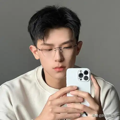 夏天长脸适合什么发型男,男生很帅气的3款"短发"造型,2022夏天就这样