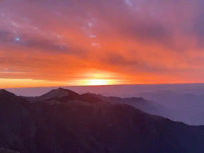 武功山日落紫色晚霞无论看几次都会心动