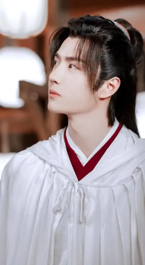 古偶妆造天花板#提到记忆深刻的古装剧扮相,王一博给我"陌上人如玉