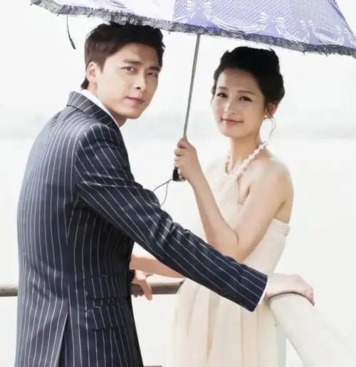 邓伦李沁工作室双双换头像被指像情侣风双方都有新作品要上映