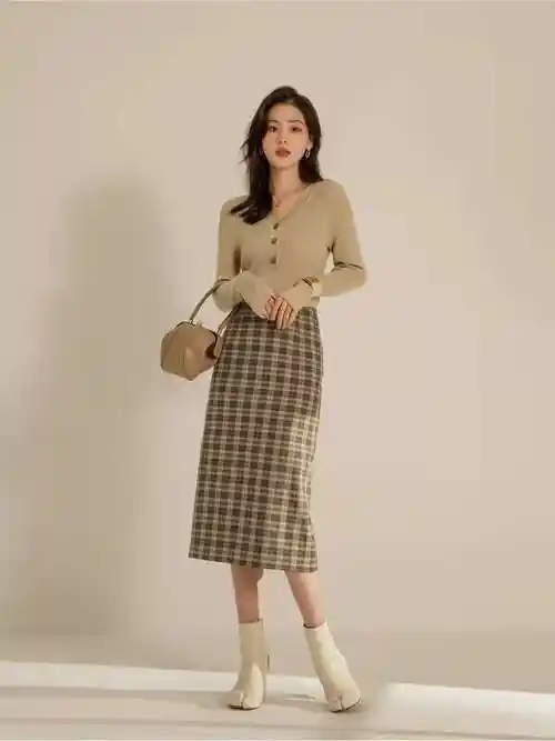 格子半身裙怎么搭配上衣图片