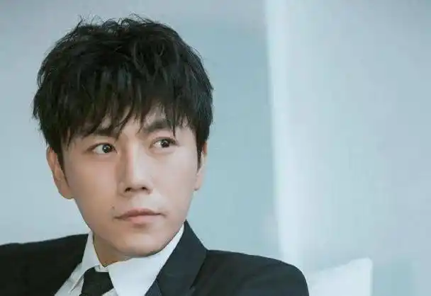 秦昊的上位史,从戏混子到叔圈顶流,这5个女人太重要