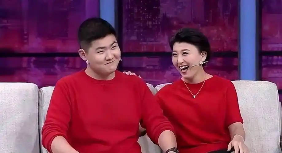 闫学晶:不顾家人反对嫁大10岁富商,今婚姻状况怎样_赵本山_母亲_林越