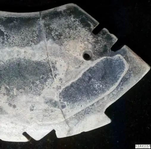 良渚玉璜,皮壳看老?