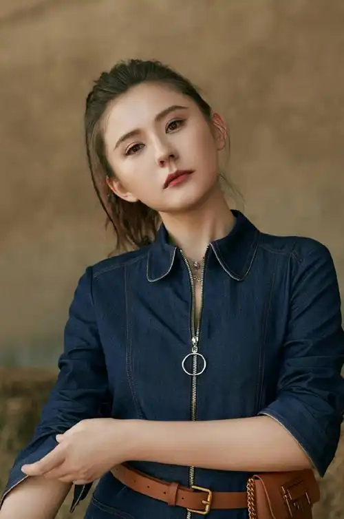 热依扎时尚百变写真大片39