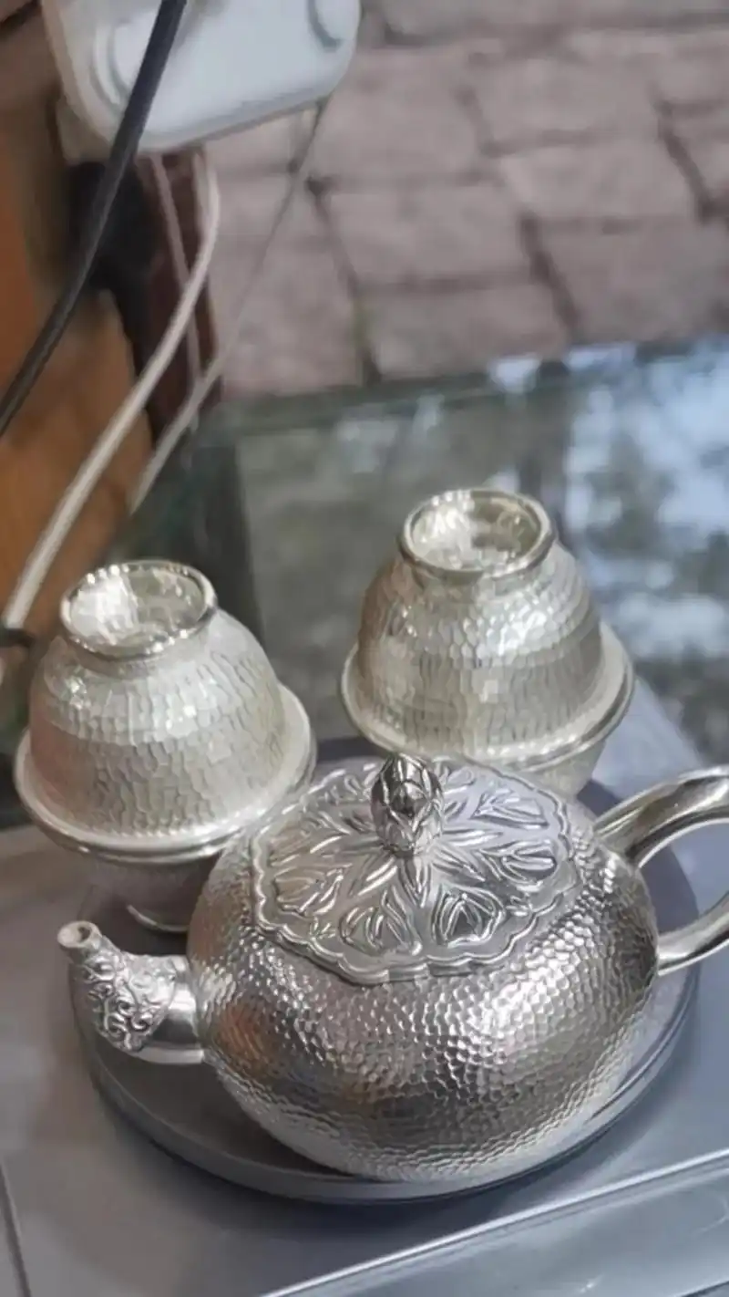 纯银 #纯手工打造 #总有一款适合你   丽江999雪花银 - 抖音