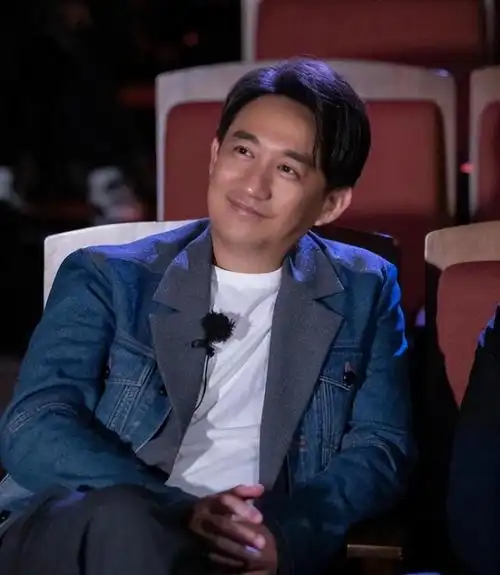 善恶终有报52岁黄磊又曝丑闻人设崩塌终究迎来了凄惨的结局