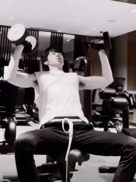 都想撸撸啊@摩登兄弟刘宇宁宁de小棉袄的微博视频