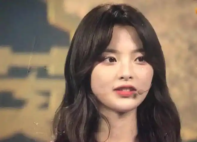 杨超越大方素颜大眼消失脸色憔悴发胖的仙女锦鲤状态不佳