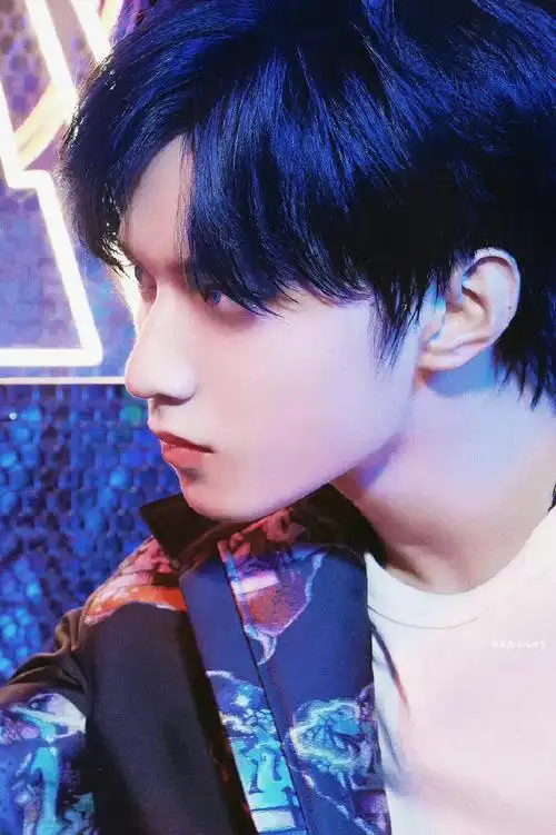 刘耀文 染发#喜欢看可以多看点 各种颜色应有尽有哦