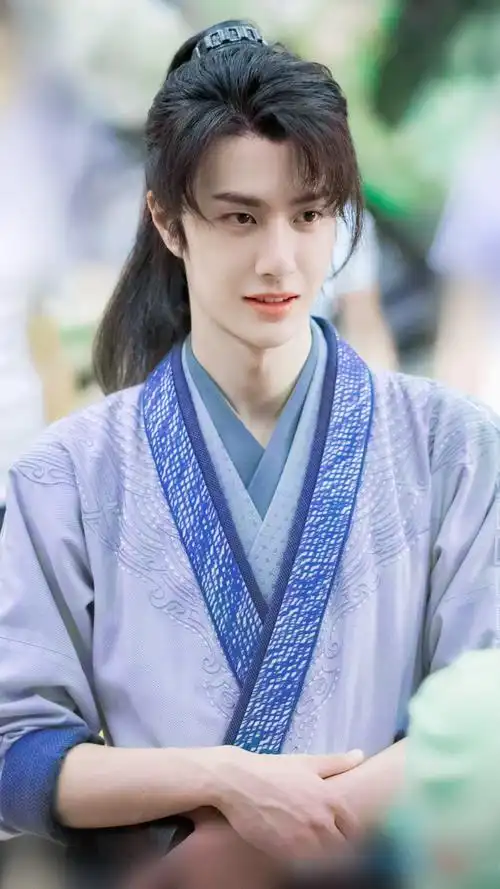 有翡剧照 修图 @uniq-王一博 cr:logo