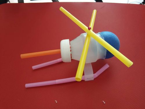 废旧酸奶饮料瓶diy小飞机自制手工塑料瓶飞机材料环保成品