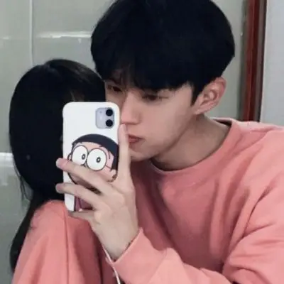 念一对两张真人情侣恩爱头像