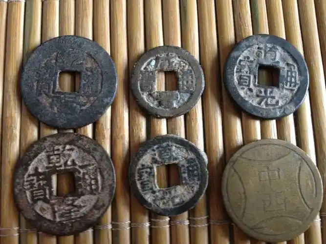 这些铜钱有值钱的吗?有收藏价值吗?