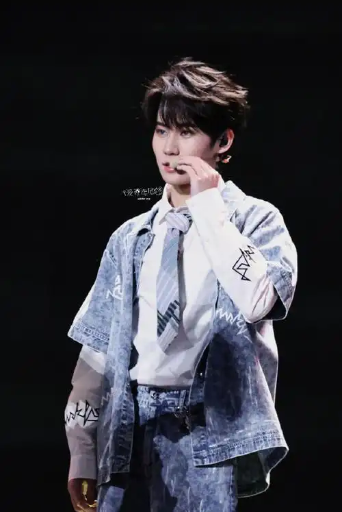 张真源奔跑吧##时代少年团叁重楼暨出道四周年演唱会