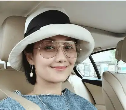 "儿子"是当红明星,女儿是奥运冠军,51岁的她是真正人生赢家_李英_李颖