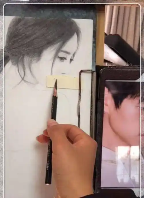 美术生在杨幂脸上画上"魏大勋的嘴",看到成品,网友:太优秀了_画像