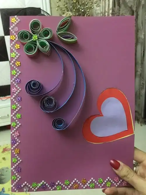 二年级一班刘鸿博的手工作品《卷纸花贺卡》