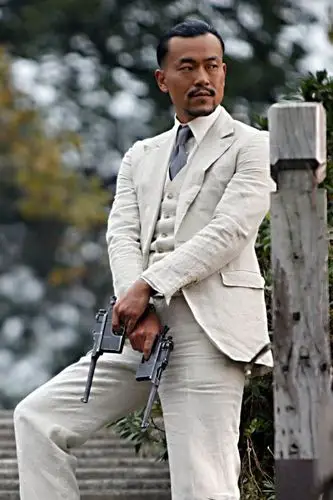 廖凡--白西装酷似小马哥