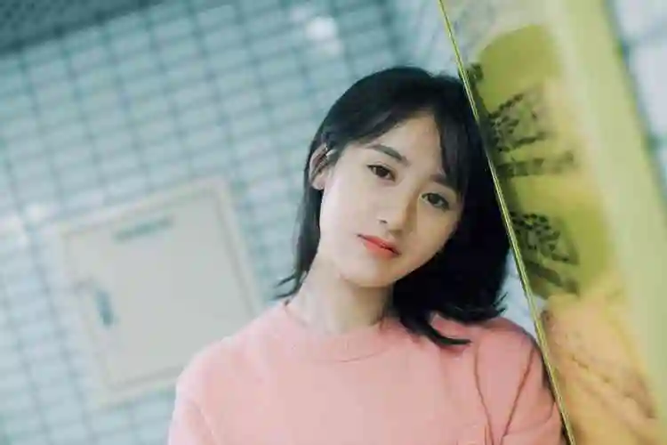 袁冰妍户外高清写真壁纸4k