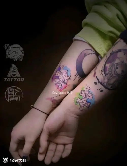 手臂情侣纹身图案 情侣纹身图案