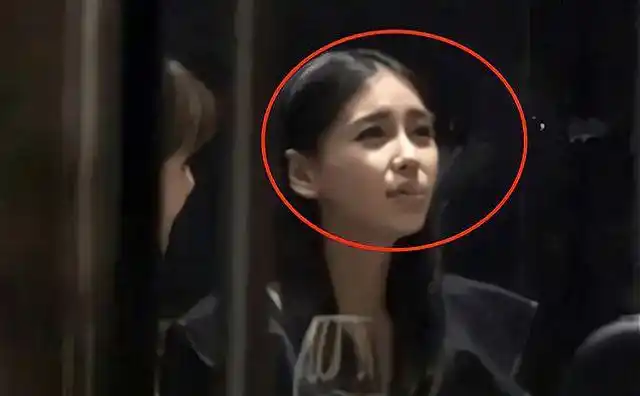 杨颖被曝烟瘾极大抽的不是寂寞是怀念留恋曾经潇洒的日子