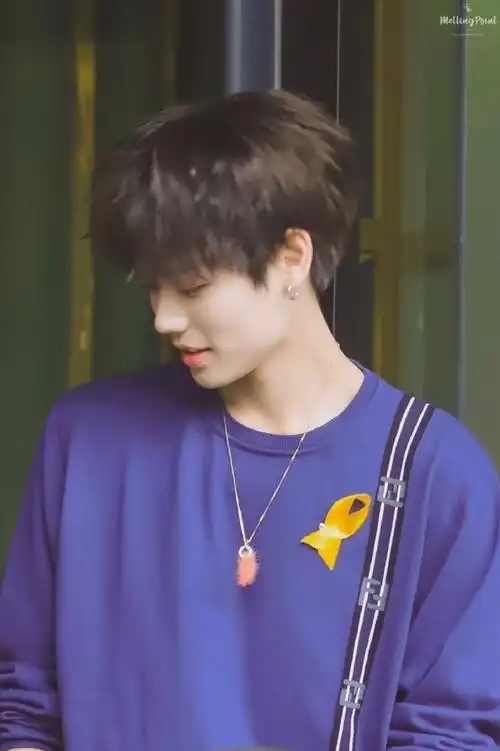 线条感爆棚的爱豆侧脸轮廓#今日份心动,林彦俊的侧脸轮廓真的太釉越