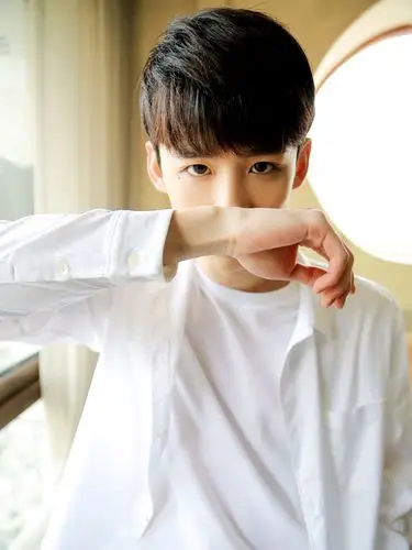 白敬亭久居男二依然走红,当颜值遇到演技,终将抱得美人归!