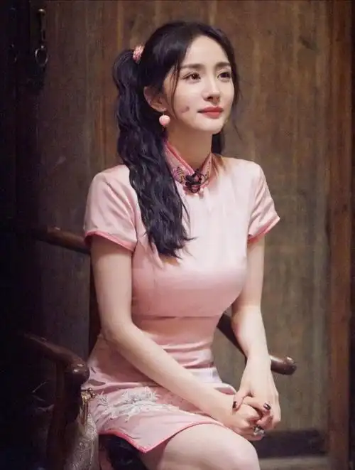 杨幂ootd旗袍就是不一样的美