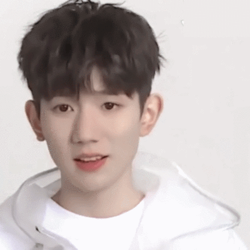 牵白马的白马王子