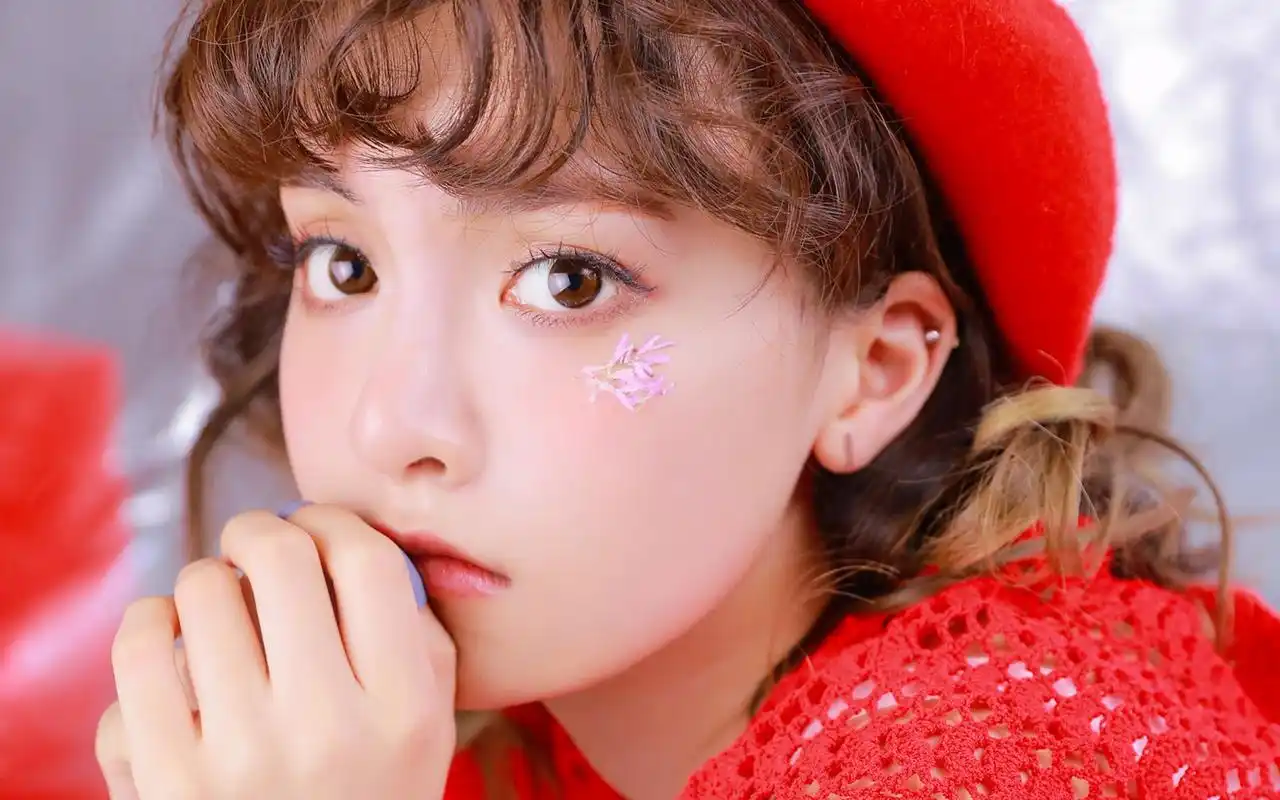 日系少女可爱甜美写真高清图片壁纸
